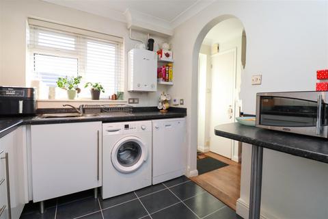 2 bedroom end of terrace house for sale, Cheviot Drive, Fleet GU51