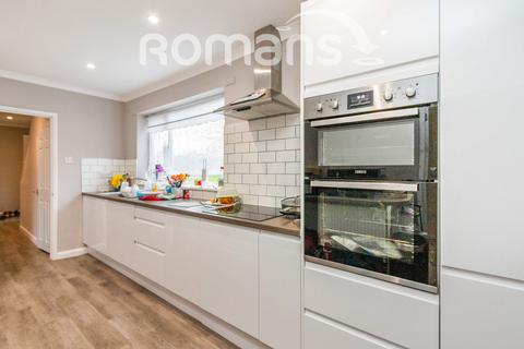 undefined, Upton Crescent, 76 Upton Crescent, Basingstoke, RG21