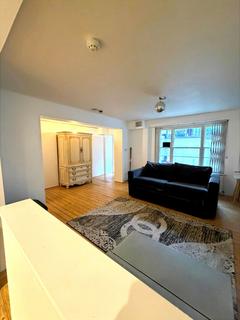 1 bedroom apartment to rent, Leinster Sq