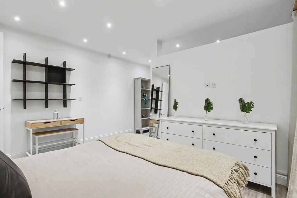 Bedroom (3)