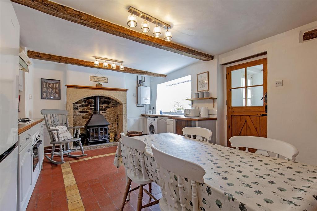 Kitchen-4.jpg