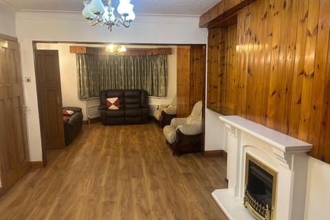 3 bedroom semi-detached house to rent, Lewis Crescent, London NW10