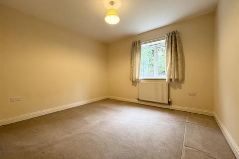 2 bedroom flat for sale, Bluehills Lane, Lower Cumberworth, HD8 8RQ