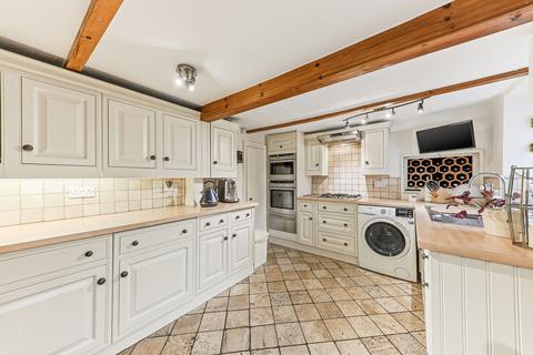 3 bedroom end of terrace house for sale, The Mount, Layton Avenue, Rawdon, LS19