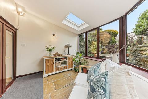 3 bedroom end of terrace house for sale, The Mount, Layton Avenue, Rawdon, LS19