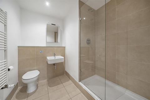 2 bedroom flat to rent, Holford Way, London