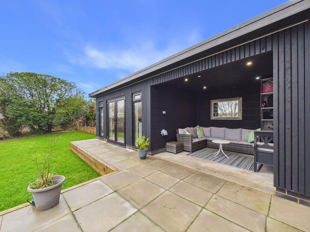 Adjoining Covered Seating Area