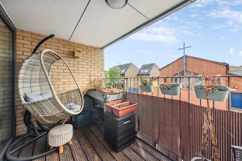 1 bedroom flat for sale, Cowley Road, London SW9