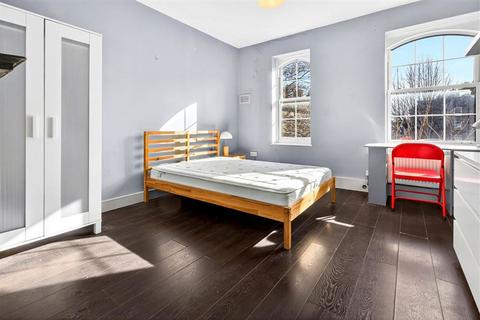 3 bedroom flat to rent, Manciple Street, London SE1