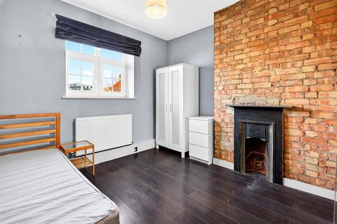3 bedroom flat to rent, Manciple Street, London SE1