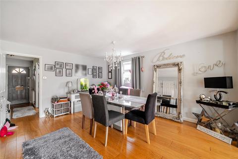 3 bedroom end of terrace house for sale, Willowhayne Drive, Walton-On-Thames, KT12