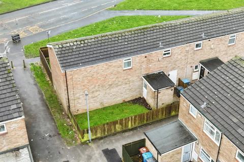4 bedroom end of terrace house for sale, Roborough Close, Hull
