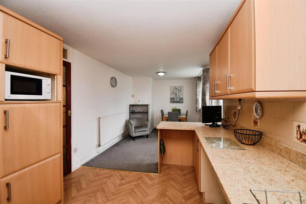 Kitchen / dining room