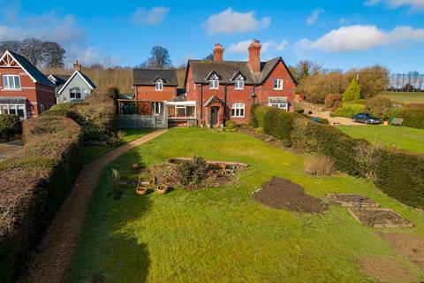 4 bedroom semi-detached house for sale, Pathway Cottage, 77 Northington, Alresford