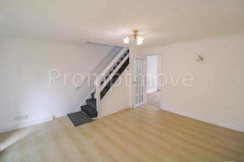 3 bedroom terraced house to rent, Weatherby Dunstable LU6 1TW