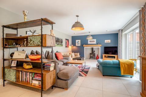 5 bedroom detached house for sale, Brackley Road, Silverstone, Towcester Northamptonshire NN12 8UA