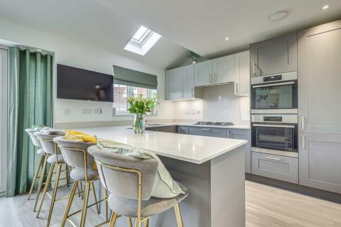 5 bedroom detached house for sale, Andrewes Way, Rayleigh, SS6