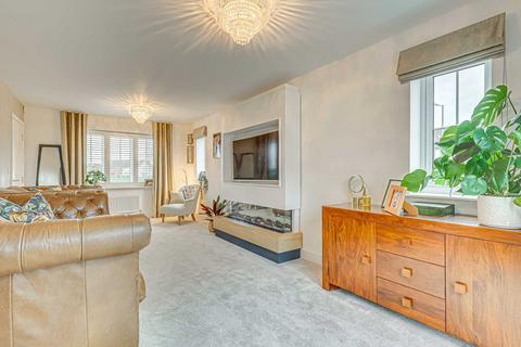 5 bedroom detached house for sale, Andrewes Way, Rayleigh, SS6