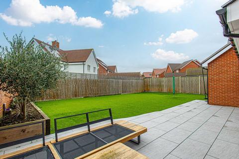 5 bedroom detached house for sale, Andrewes Way, Rayleigh, SS6