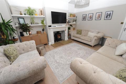 3 bedroom semi-detached house for sale, Kingston Road, Thackley