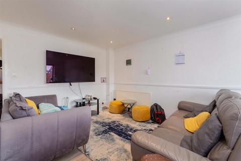 4 bedroom semi-detached house for sale, Sandringham Court, Burnham