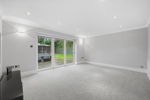 4 bedroom detached house for sale, Meadow View, Little Stanney, Chester