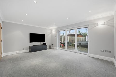 4 bedroom detached house for sale, Meadow View, Little Stanney, Chester