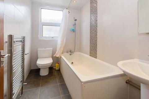 Studio to rent, Dartmouth Road, London NW2