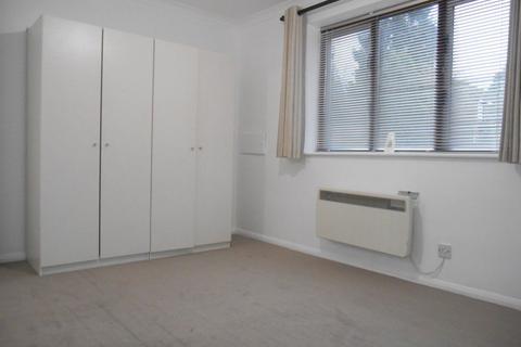 1 bedroom maisonette to rent, NASCOT WOOD WD17