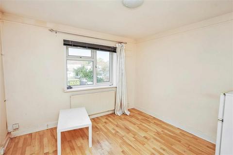 3 bedroom flat for sale, Edgware HA8