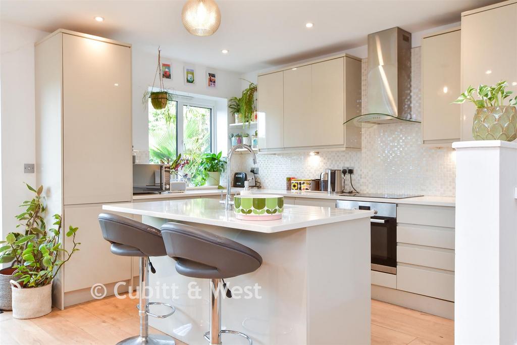 Lounge/ Kitchen
