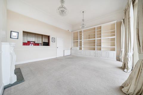 2 bedroom flat to rent, Neville House, 164-165 Marine Parade, Brighton, BN2