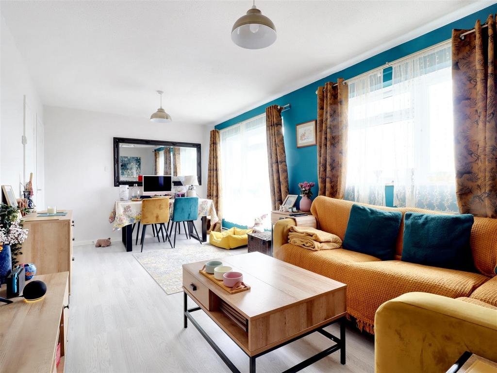 Sitting/Dining Room