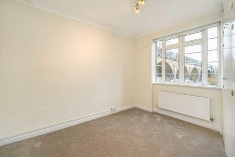 2 bedroom flat to rent, Shirehall Lane, London NW4
