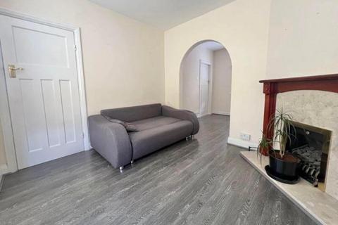 3 bedroom semi-detached house to rent, Birmingham B44