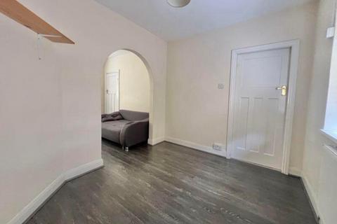 3 bedroom semi-detached house to rent, Birmingham B44