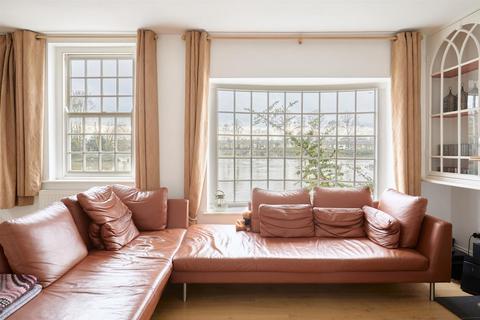 4 bedroom terraced house for sale, Strand on the Green, Chiswick, W4