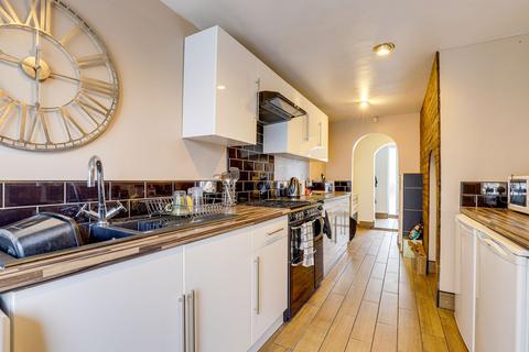 3 bedroom terraced house for sale, Milverton Road, Nottingham NG5