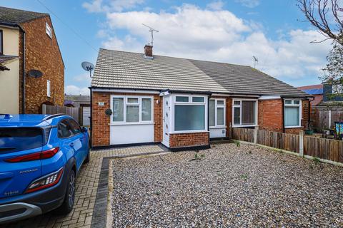 2 bedroom semi-detached bungalow for sale, Mayfield Avenue, Hockley, SS5