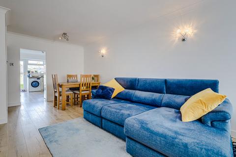 2 bedroom semi-detached bungalow for sale, Mayfield Avenue, Hockley, SS5