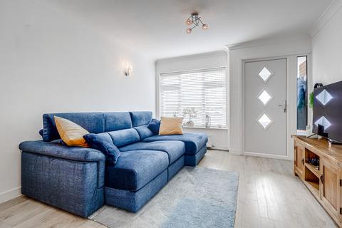 2 bedroom semi-detached bungalow for sale, Mayfield Avenue, Hockley, SS5