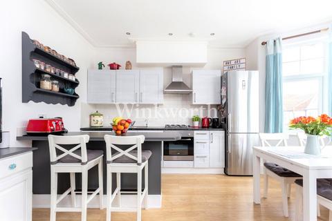 2 bedroom apartment to rent, Kingsley Road, London, N13