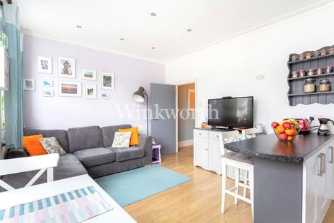 2 bedroom apartment to rent, Kingsley Road, London, N13