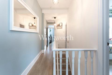 2 bedroom apartment to rent, Kingsley Road, London, N13
