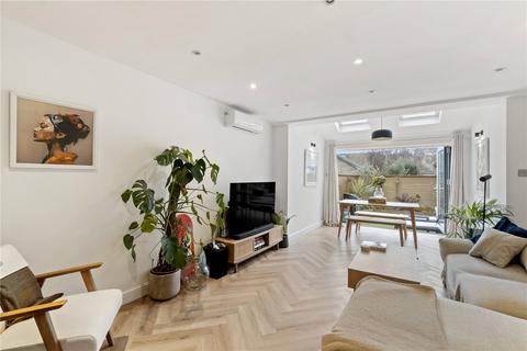 2 bedroom end of terrace house for sale, St. Hughes Close, London, SW17
