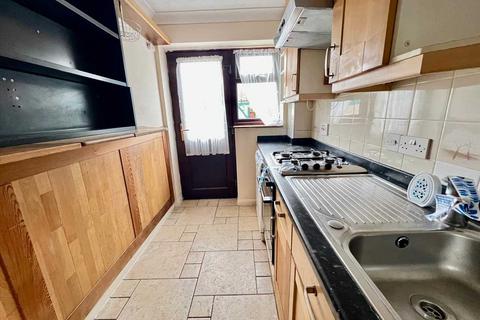 1 bedroom maisonette for sale, Scarborough Way, Slough