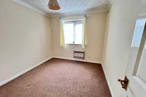 1 bedroom maisonette for sale, Scarborough Way, Slough