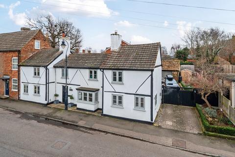 High Street, HENLOW, SG16