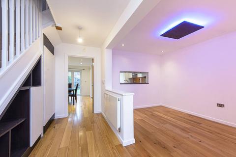 4 bedroom house to rent, Thirleby Road, Mill Hill East, London, NW7