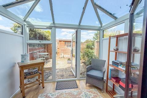 2 bedroom terraced house to rent, Wraysbury, Berkshire